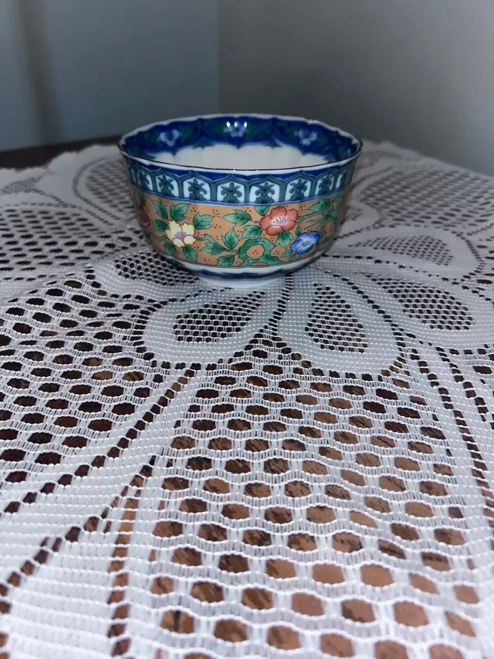 Vintage Japanese Arita Ware Floral Porcelain Tea Bowl with Scalloped Rim
